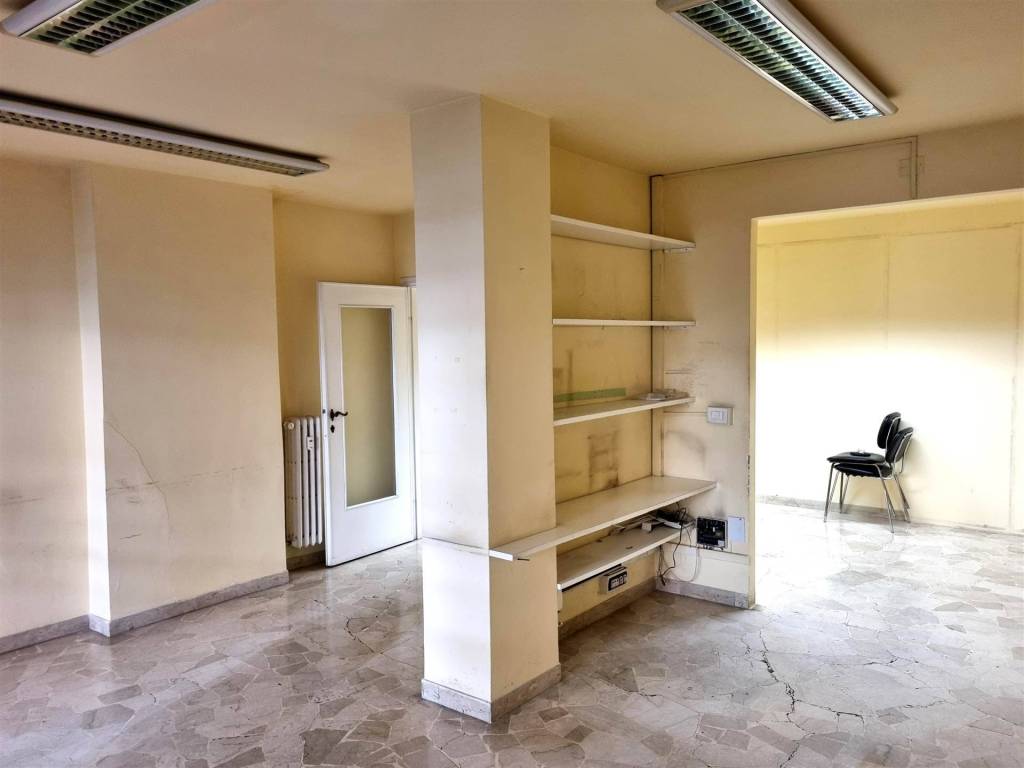 ufficio in vendita a Firenze in zona Novoli