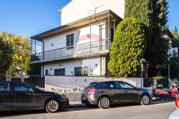 casa indipendente in vendita a Firenze in zona Careggi