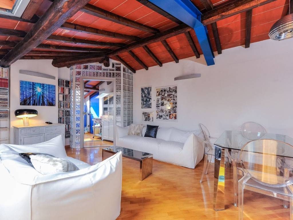 locale commerciale in vendita a Firenze