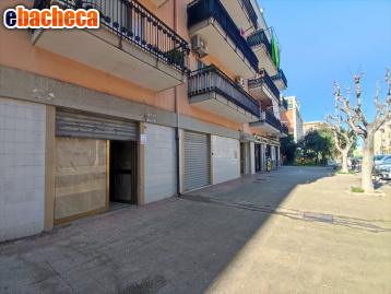 locale commerciale in vendita a Firenze