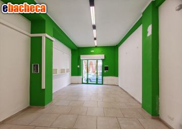 locale commerciale in vendita a Firenze