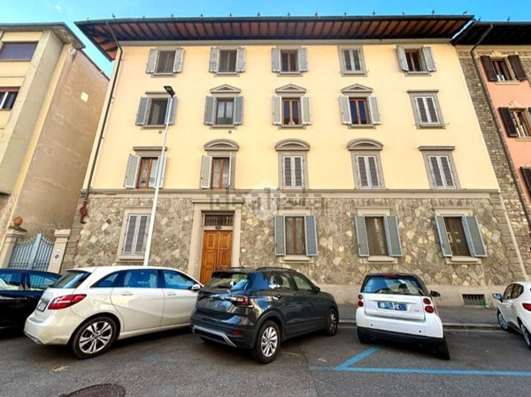 appartamento in vendita a Firenze in zona Statuto