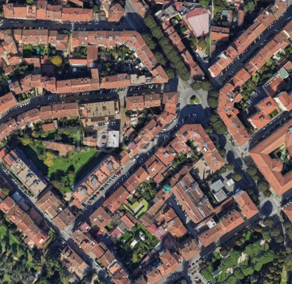 locale commerciale in vendita a Firenze