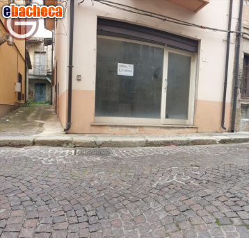locale commerciale in vendita a Firenze in zona Centro Storico