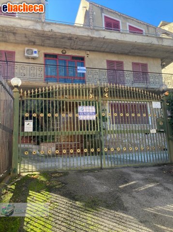 casa indipendente in vendita a Firenze