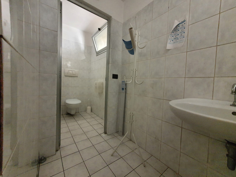negozio in vendita a Firenze in zona Galluzzo