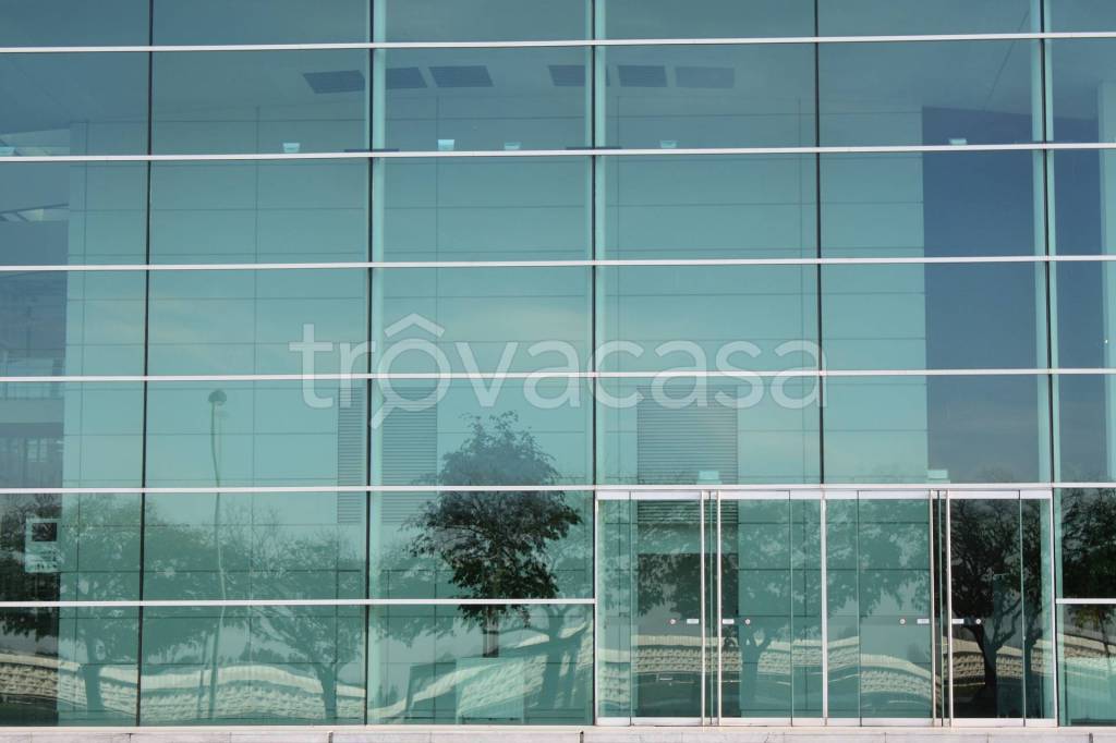 negozio in vendita a Firenze in zona Isolotto