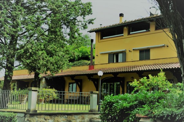 casa indipendente in vendita a Firenze in zona Settignano