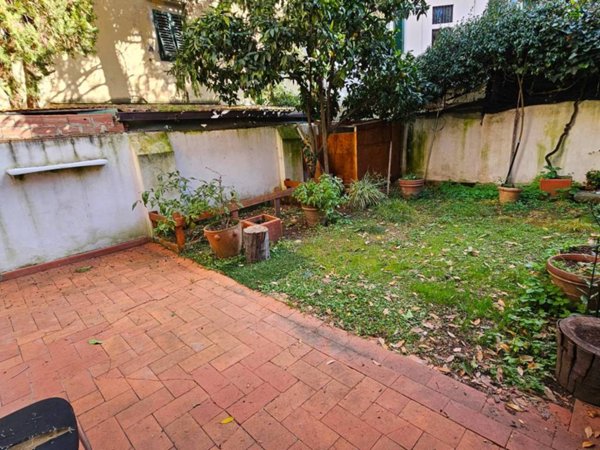 casa indipendente in vendita a Firenze in zona Campo di Marte