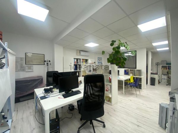 negozio in vendita a Firenze in zona Firenze Nova