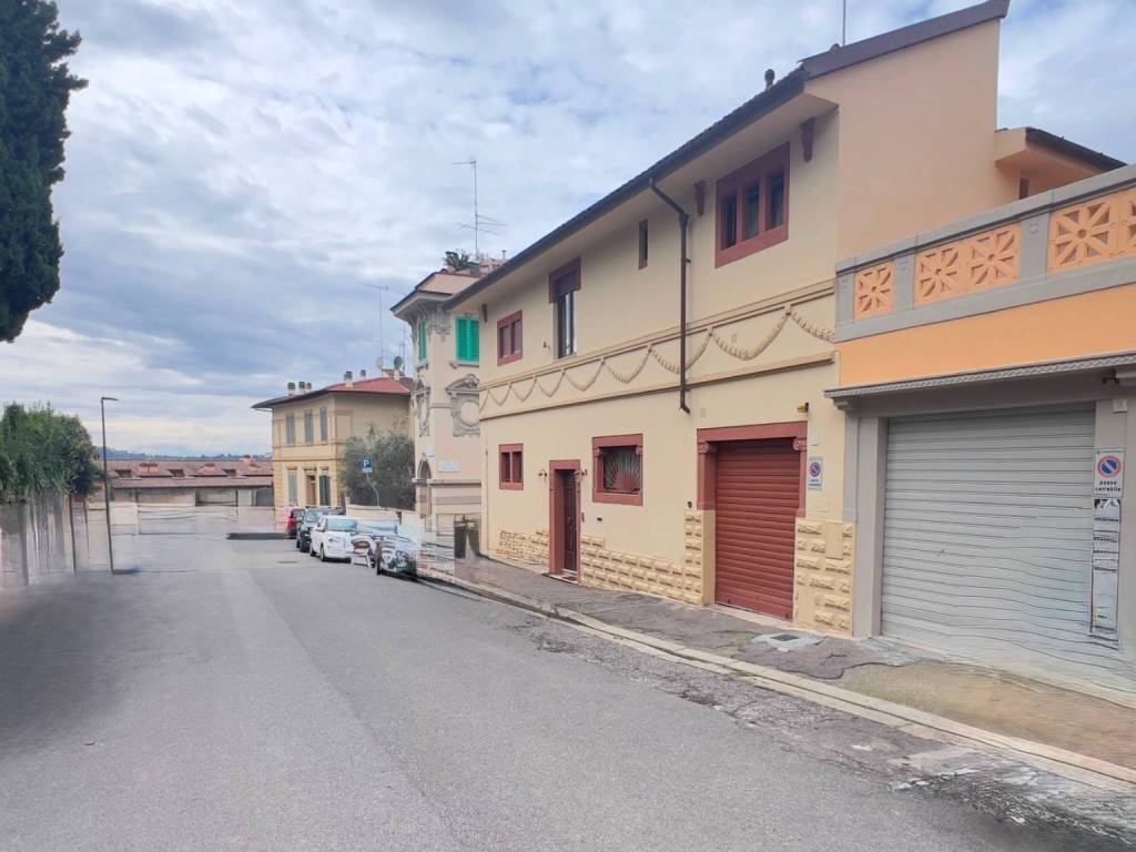 casa indipendente in vendita a Firenze in zona Le Cure