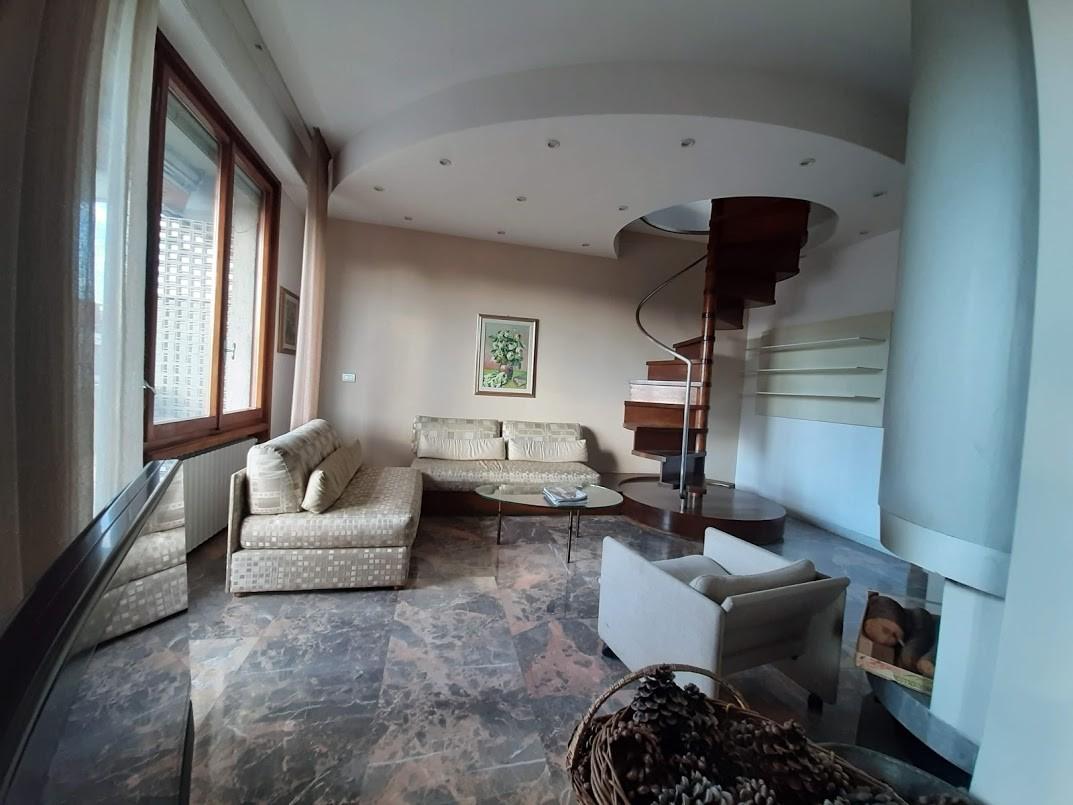 appartamento in vendita a Firenze in zona Campo di Marte
