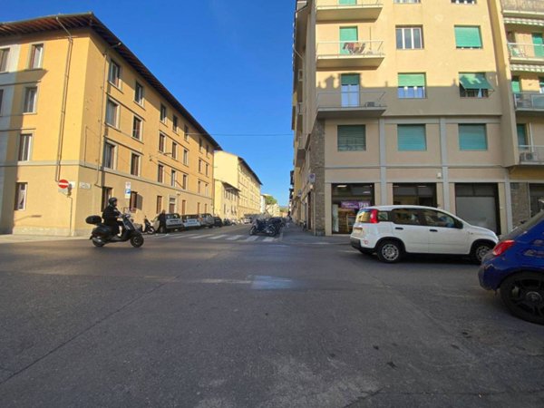 negozio in vendita a Firenze in zona Gavinana