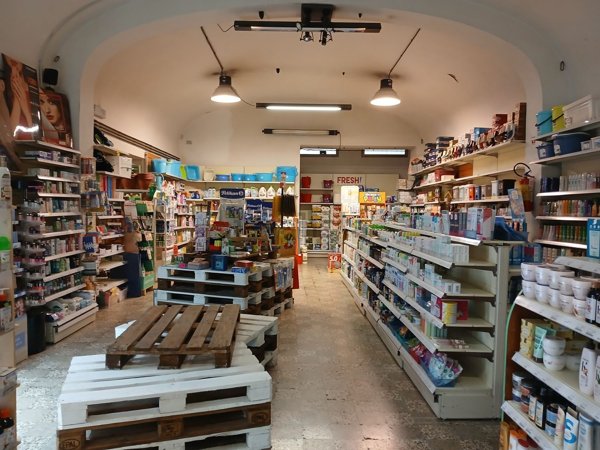 locale commerciale in vendita a Firenze in zona Centro Santa Maria Novella