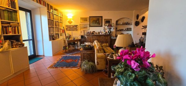 esavano in vendita a Firenze in zona Galluzzo