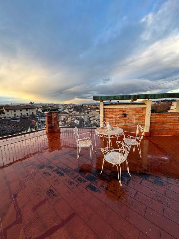 appartamento in vendita a Firenze in zona Campo di Marte