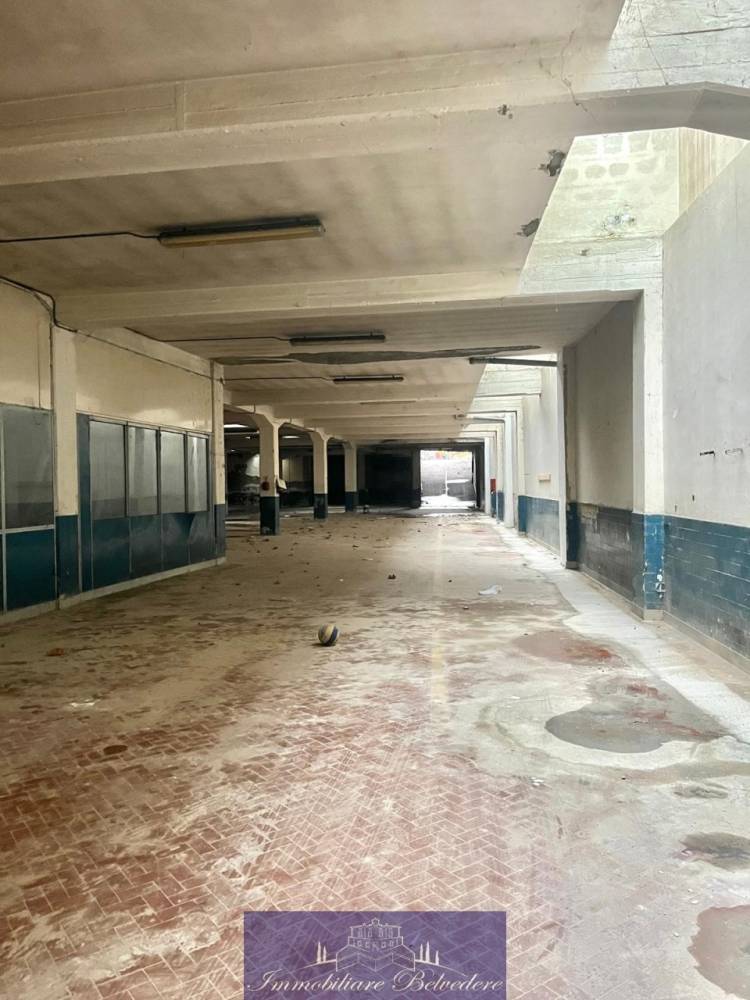locale di sgombero in vendita a Firenze in zona Novoli