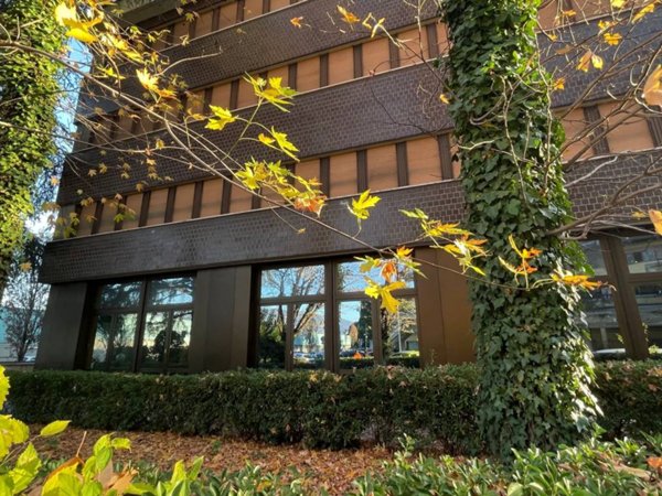 intera palazzina in vendita a Firenze in zona Peretola