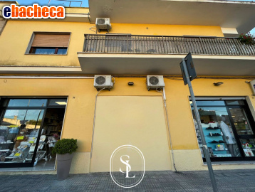 locale commerciale in vendita a Firenze