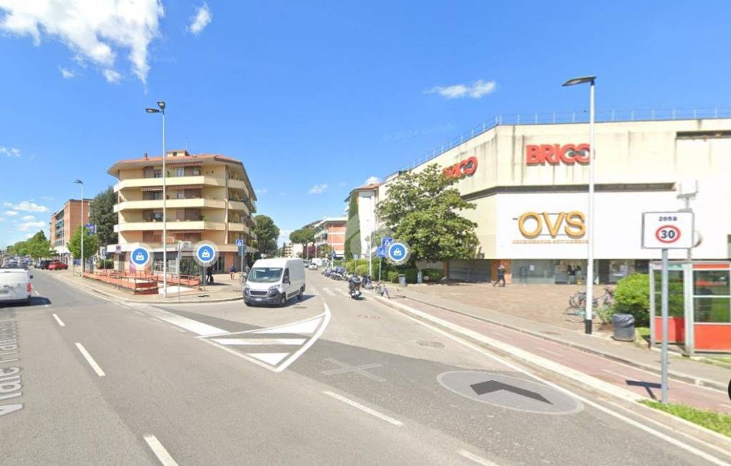 negozio in vendita a Firenze in zona Isolotto