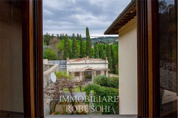 casa indipendente in vendita a Firenze in zona Settignano