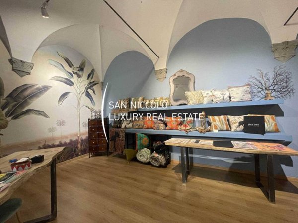 quadrivano in vendita a Firenze in zona Centro San Frediano