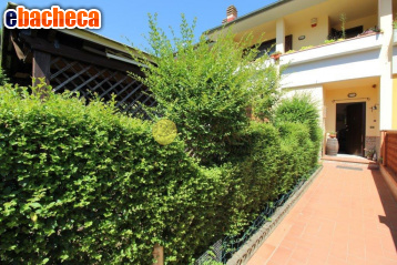 casa indipendente in vendita a Firenze