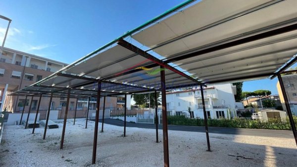 negozio in vendita a Firenze in zona Brozzi