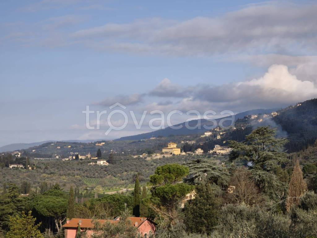 appartamento in vendita a Firenze in zona Settignano