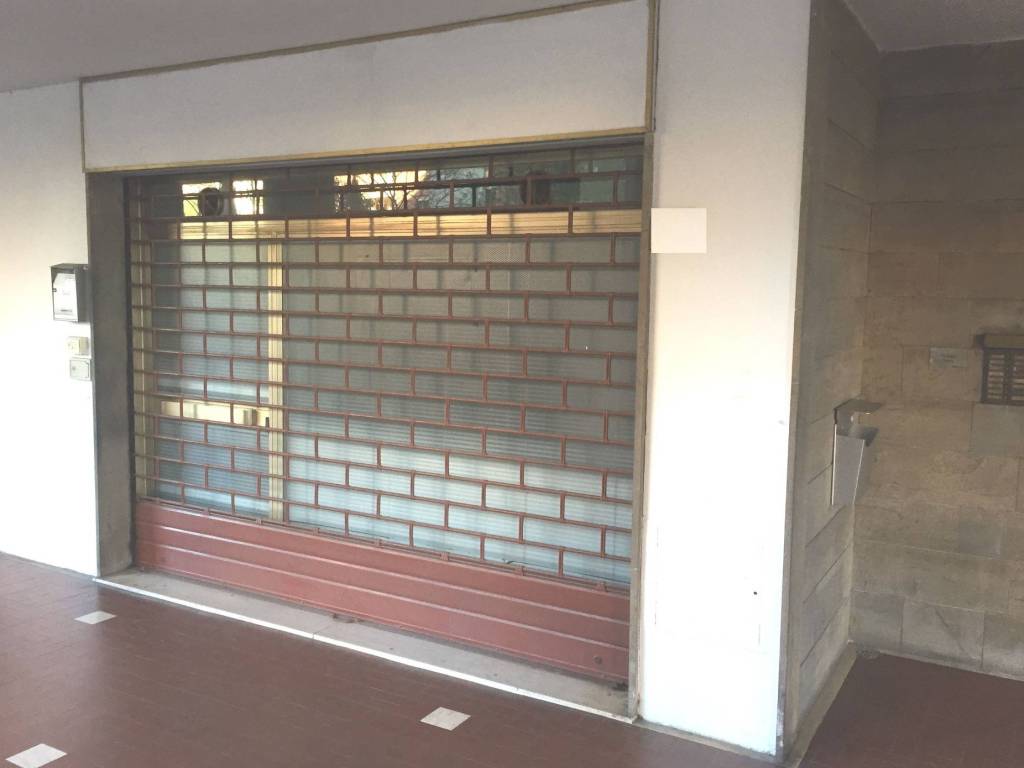 negozio in vendita a Firenze in zona Novoli