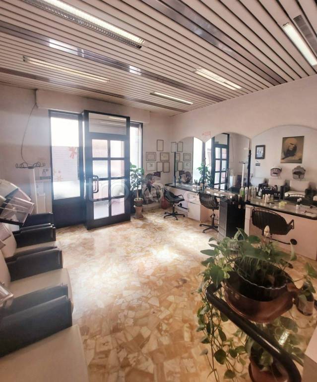 negozio in vendita a Firenze in zona Statuto