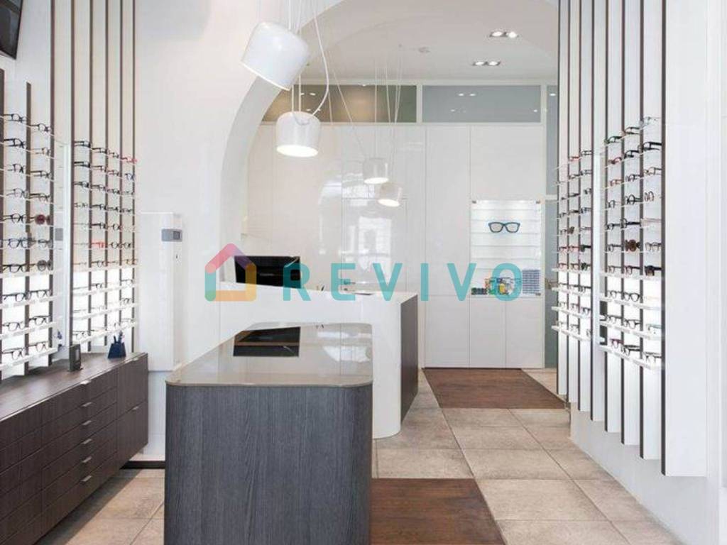 negozio in vendita a Firenze in zona Novoli
