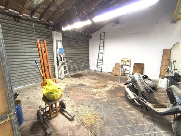 negozio in vendita a Firenze in zona Cintoia