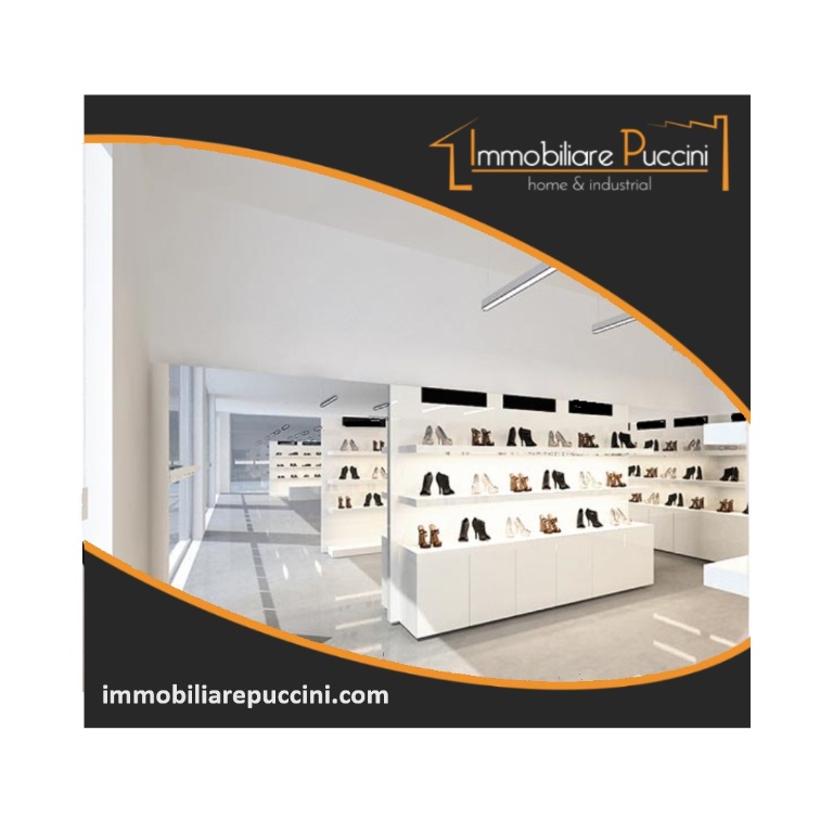 locale commerciale in vendita a Firenze in zona Novoli