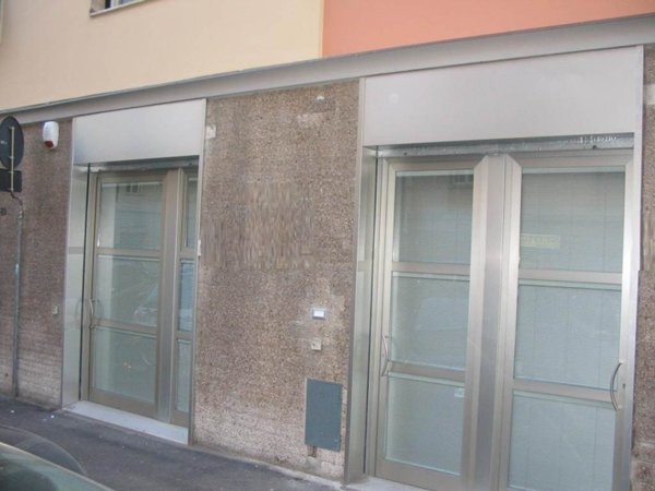 negozio in vendita a Firenze in zona Novoli
