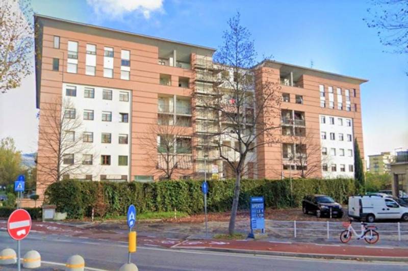 negozio in vendita a Firenze in zona Novoli