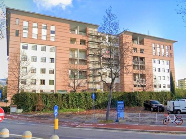 negozio in vendita a Firenze in zona Novoli