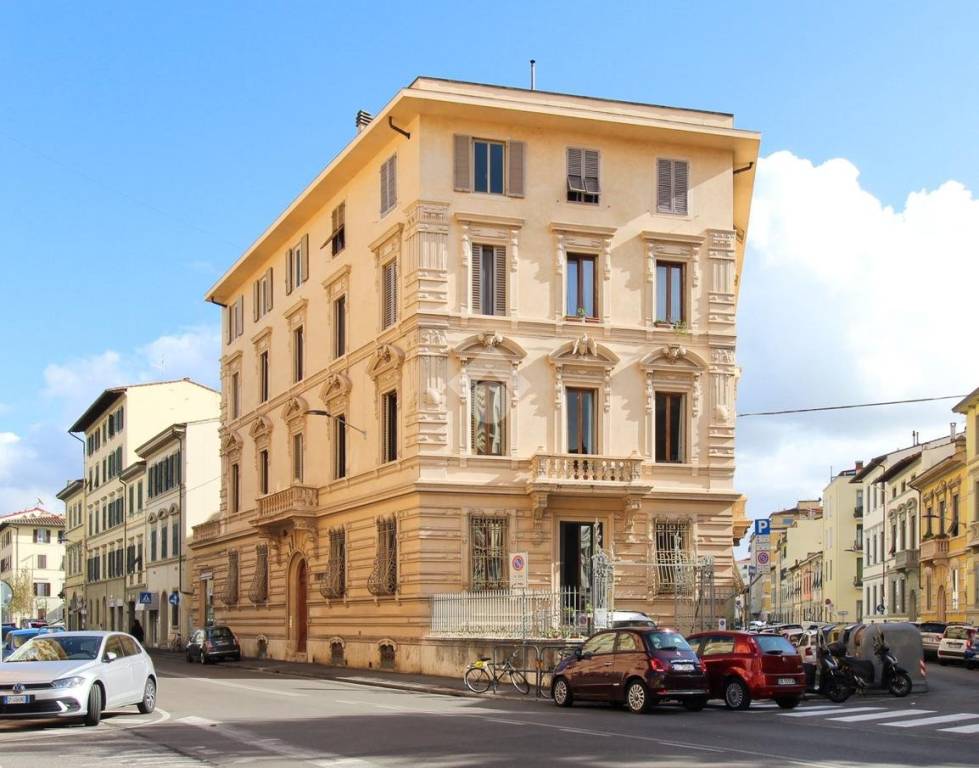 appartamento in vendita a Firenze in zona Campo di Marte