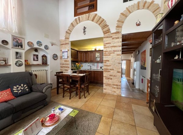 casa indipendente in vendita a Firenze in zona Isolotto