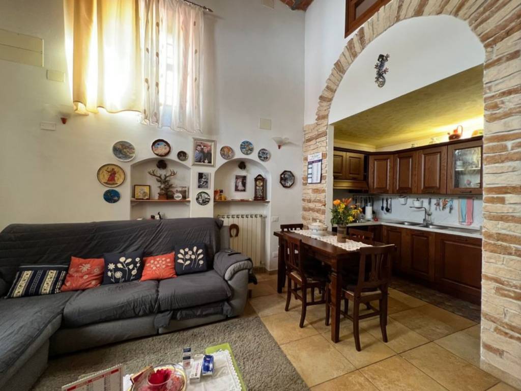 casa indipendente in vendita a Firenze in zona Isolotto