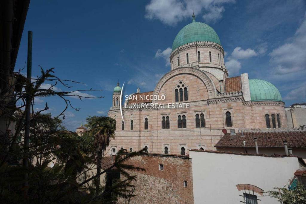 appartamento in vendita a Firenze in zona Centro Santa Croce