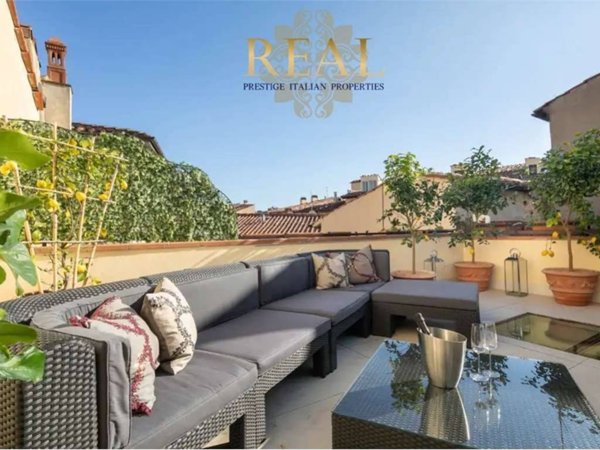 appartamento in vendita a Firenze in zona Centro Santa Maria Novella