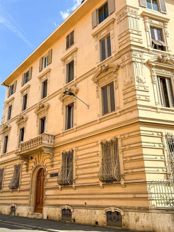 appartamento in vendita a Firenze in zona Campo di Marte