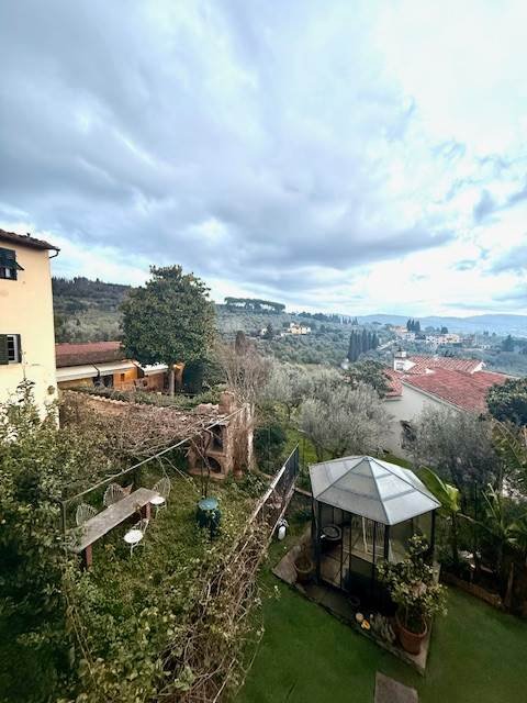 appartamento in vendita a Firenze in zona Settignano
