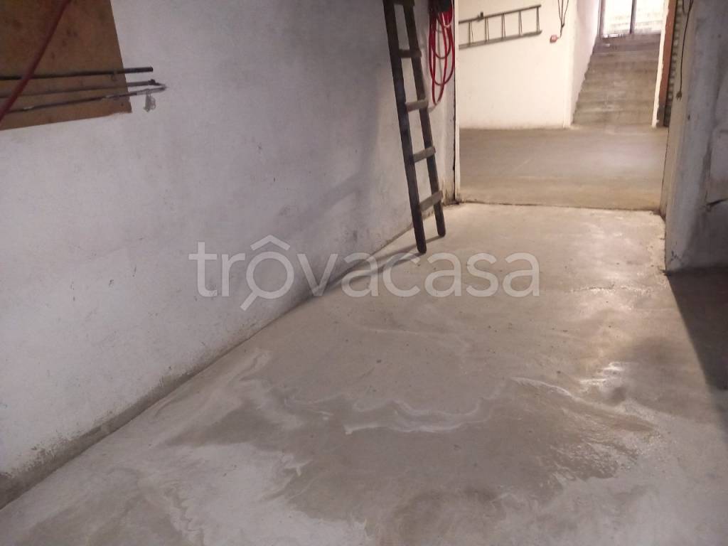 locale di sgombero in vendita a Firenze in zona Novoli