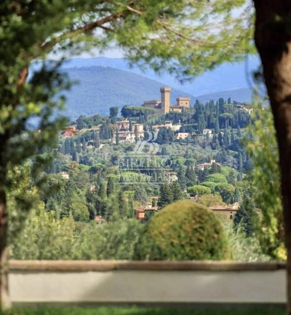 casa indipendente in vendita a Firenze in zona Bellosguardo