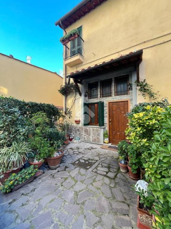 appartamento in vendita a Firenze in zona Cintoia