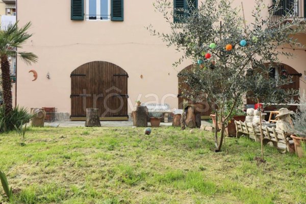 casa indipendente in vendita a Firenze in zona Isolotto