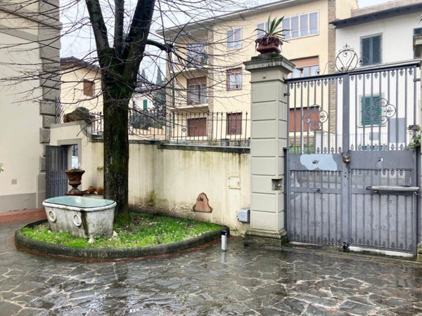 casa indipendente in vendita a Firenze in zona Bellosguardo