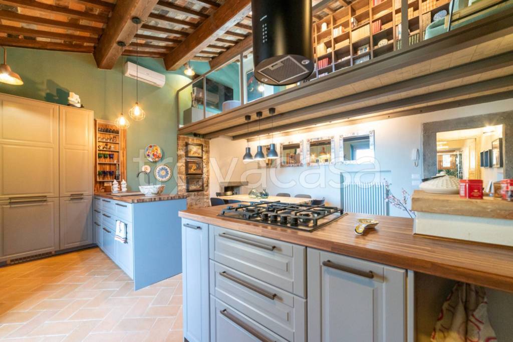 appartamento in vendita a Firenze in zona Settignano
